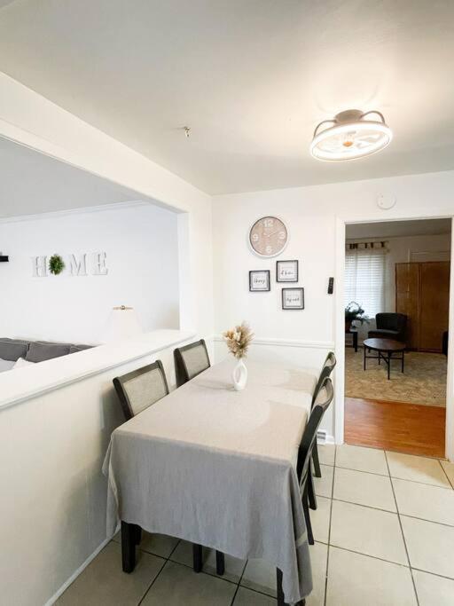 Hidden Gem W1 King Bed &2 Queens Villa